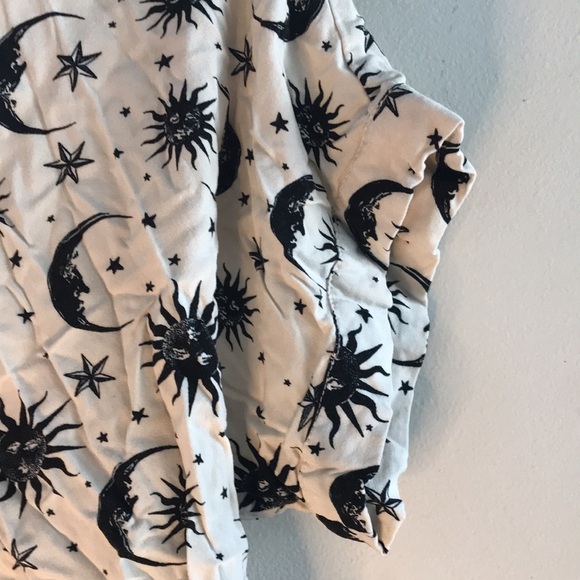 CREAM AND BLACK CELESTIAL Womens CROP BUTTON UP SHIRT size medium TEEN - Picture 3 of 10